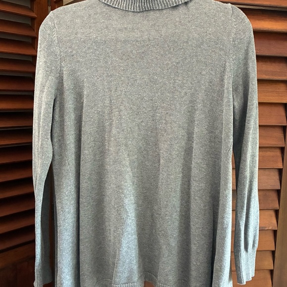 LOFT Women's Gray Ruffle Cardigan Sweater size M - Picture 2 of 3